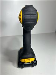 DEWALT DCD771 WITH BATTERY NO CHARGER